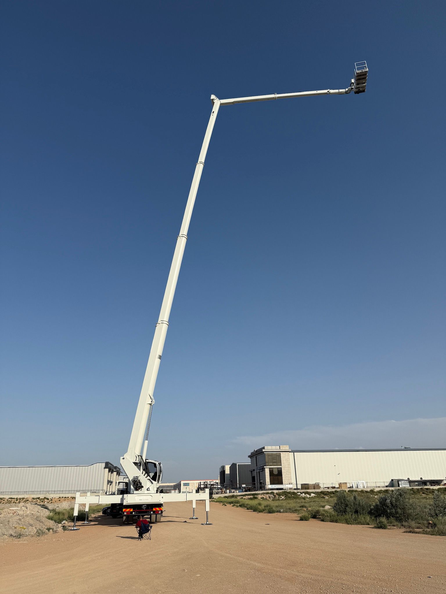 sepetli kiralık vinç, sepetli vinç, kiralık vinç, personel yükseltici platform, 27 metre sepetli vinç, 70 metre sepetli vinç, sepetli vinç fiyatları